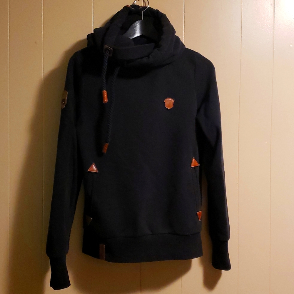 Nametano sweatshirt. Womens size M.